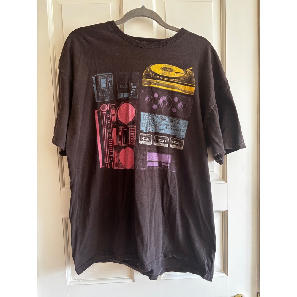 Five Crown Mens XL Black Music Graphic Tee Turntable Cassette Audio T-Shirt